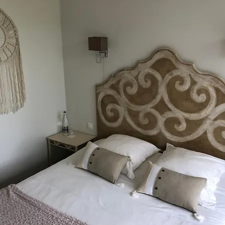 Thegonnec Hotel 3*